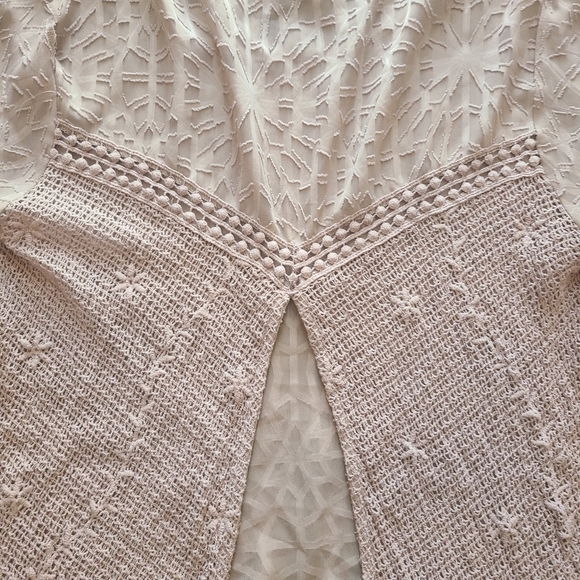 Buckle Red by BKE Boho Lace High Low Top Beige Nude Crochet Festival Large - Picture 6 of 16